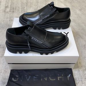 Givenchy mens black leather Derby shoes